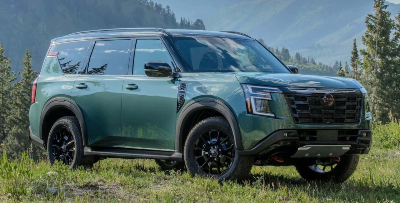 vue latérale avant d'une Nissan Armada 2025